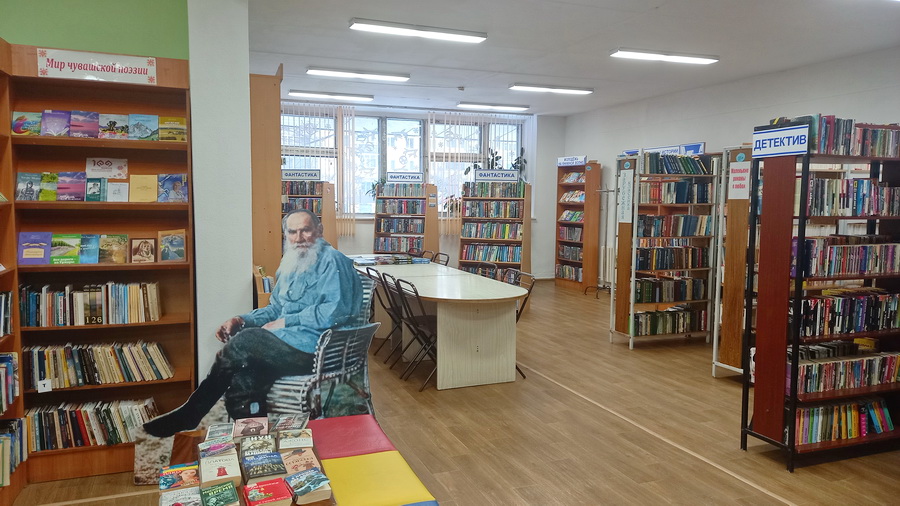 «Книги есть, но их нет»: как чебоксарские библиотеки исполняют законы о запрете ЛГБТ-пропаганды и авторах-иноагентах