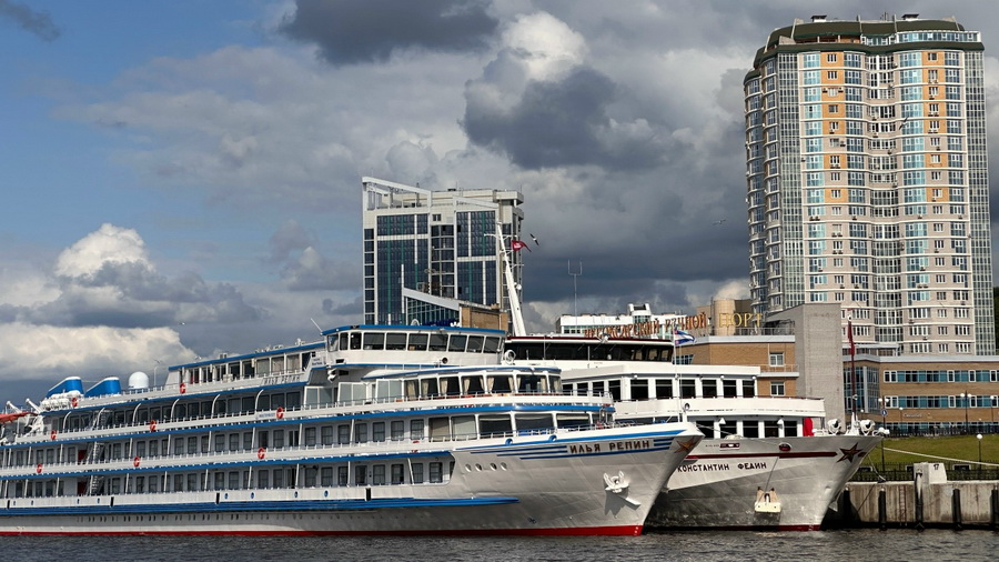 Чебоксары приняли 700 теплоходов за сезон речной навигации