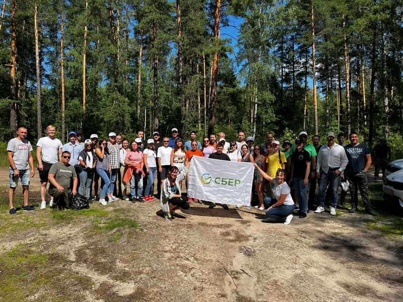 Волонтеры Сбербанка и АО «ЭЛАРА» провели экологическую акцию в Заволжье