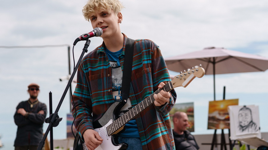 Влипла на любовь: Wink, СТС и Сергей Жуков представили клип Ники Жуковой «Девочка-плакса»