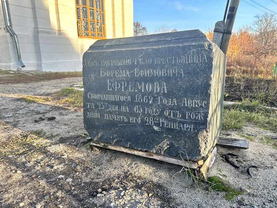 Чувашские купцы. Памятник морякам Волжской флотилии. Псков памятник красной армии. Монумент в честь первых побед красной армии в Пскове. Памятник в честь 50-летия красной армии Псков.